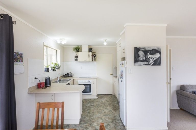 Photo of property in 24 Logan Way, Kelvin Grove, Palmerston North, 4414