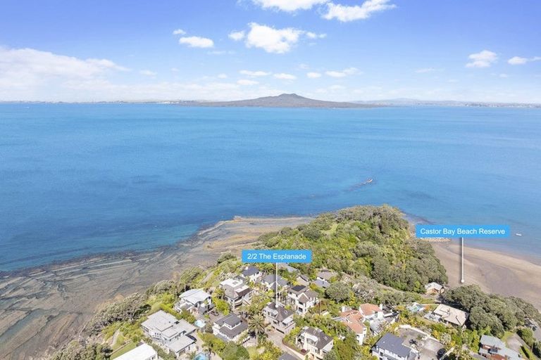 Photo of property in 2/2 The Esplanade, Campbells Bay, Auckland, 0630
