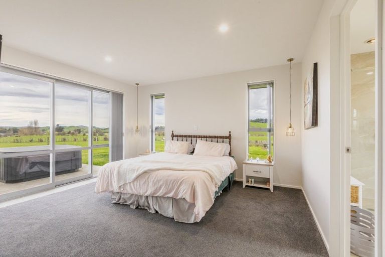 Photo of property in 52 Highlands Drive, Waipawa, 4210