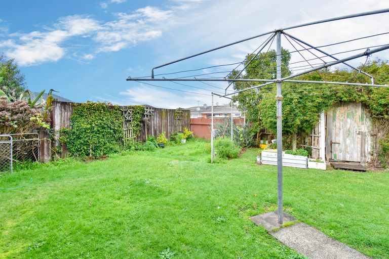 Photo of property in 2/42 Wallace Road, Papatoetoe, Auckland, 2025