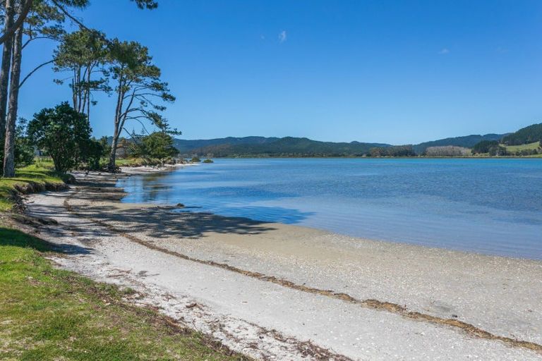 Photo of property in 174 Harbour Drive, Matarangi, Whitianga, 3592
