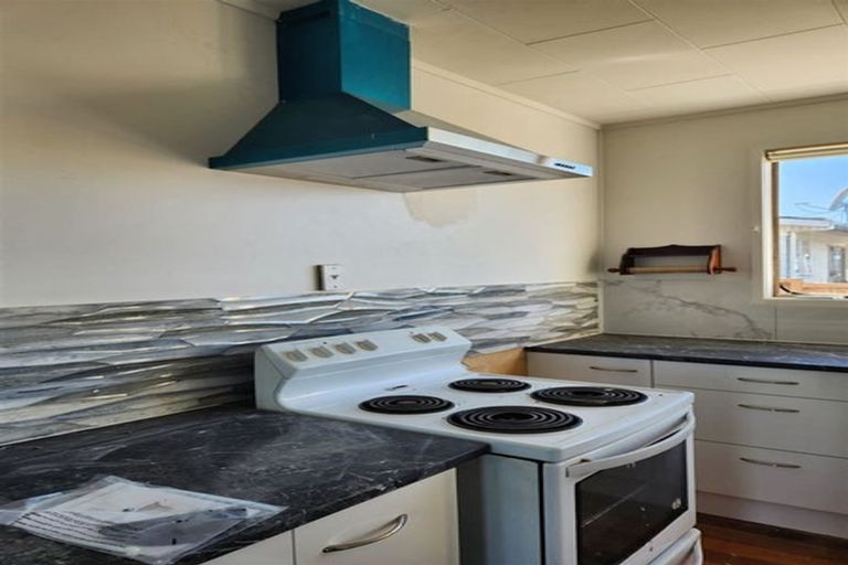 Photo of property in 180 Mahia Road, Wattle Downs, Auckland, 2103