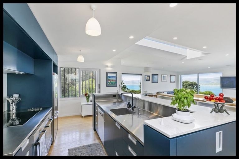 Photo of property in 50 Homebush Road, Khandallah, Wellington, 6035