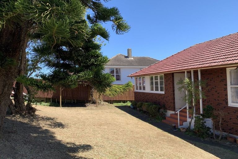 Photo of property in 87 Hillsborough Road, Hillsborough, Auckland, 1042