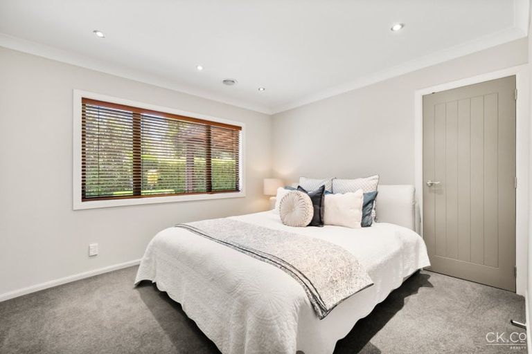 Photo of property in 14 Mount Marua Way, Timberlea, Upper Hutt, 5018