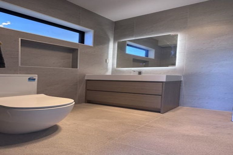 Photo of property in 9c Links Road, New Lynn, Auckland, 0600