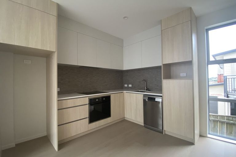 Photo of property in 1/3 Willow Avenue, Birkenhead, Auckland, 0626