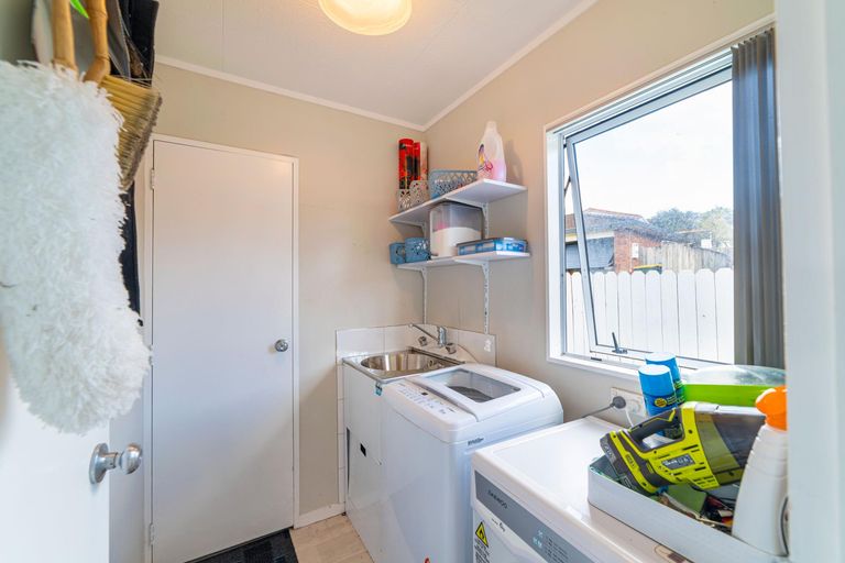 Photo of property in 1/35 Kopara Place, Clendon Park, Auckland, 2103