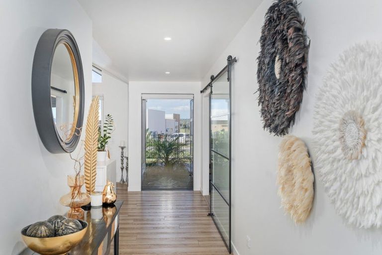 Photo of property in 9 Awatea Drive, Whitianga, 3510