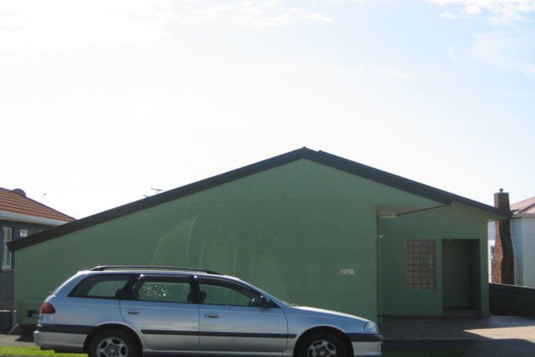 Photo of property in 204 Powderham Street, New Plymouth, 4310