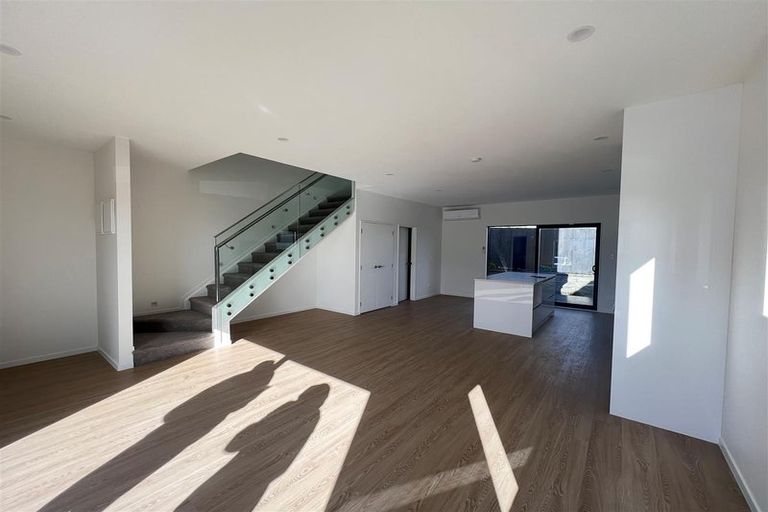 Photo of property in 38b Crestview Rise, Papakura, 2110