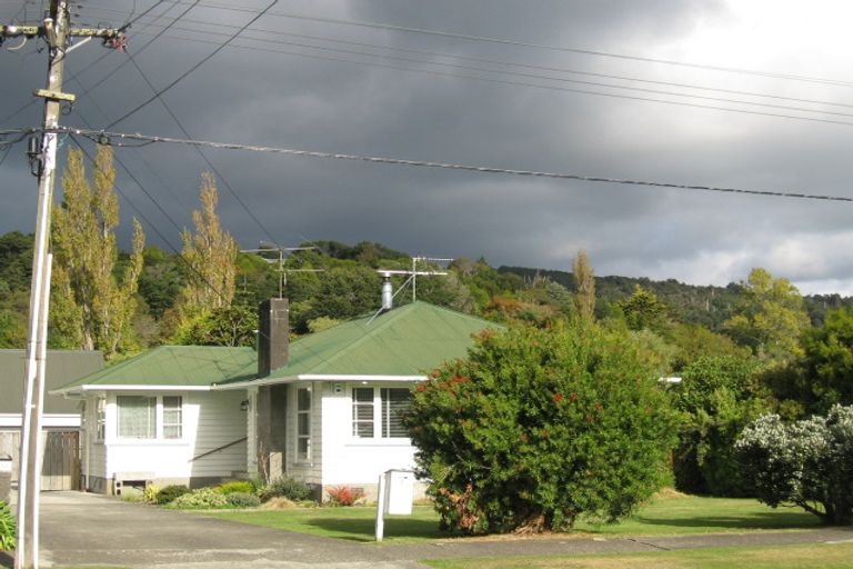 Photo of property in 7 Heretaunga Square, Silverstream, Upper Hutt, 5019