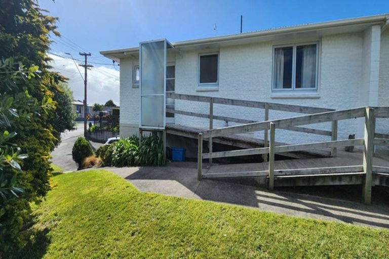 Photo of property in 1/39 Waimea Street, Westown, New Plymouth, 4310