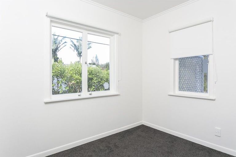 Photo of property in 147 Lancaster Road, Beach Haven, Auckland, 0626