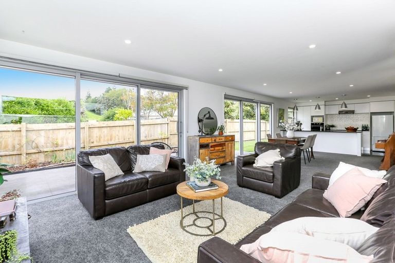 Photo of property in 17a Heta Road, Highlands Park, New Plymouth, 4312