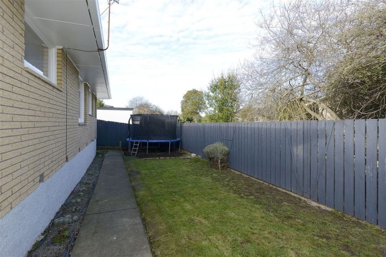 Photo of property in 2/333 Waimairi Road, Ilam, Christchurch, 8041
