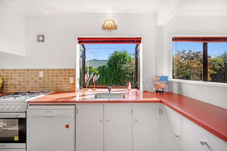 Photo of property in 1 Chester Street, Taradale, Napier, 4112