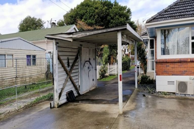 Photo of property in 2/265 Massey Road, Mangere East, Auckland, 2024