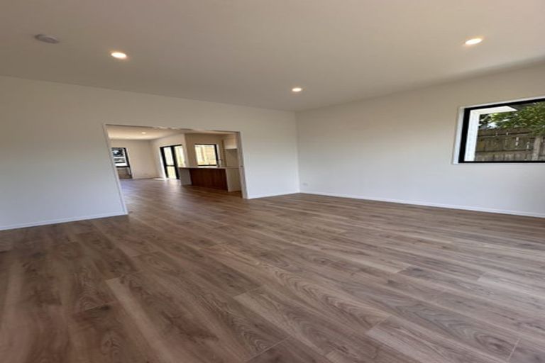 Photo of property in 59b Totara Road, Te Atatu Peninsula, Auckland, 0610