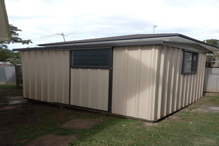 Photo of property in 19 Cairngorm Place, Highland Park, Auckland, 2010