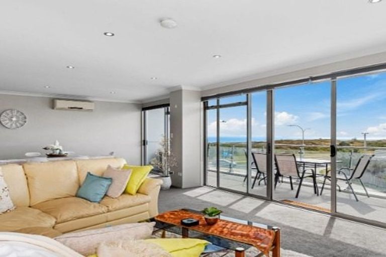 Photo of property in 898 Papamoa Beach Road, Papamoa Beach, Papamoa, 3118