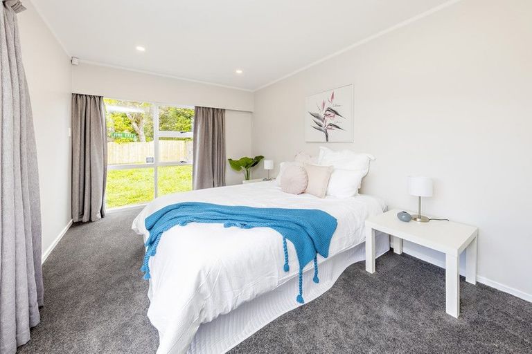Photo of property in 6 Brouder Place, Hillpark, Auckland, 2102