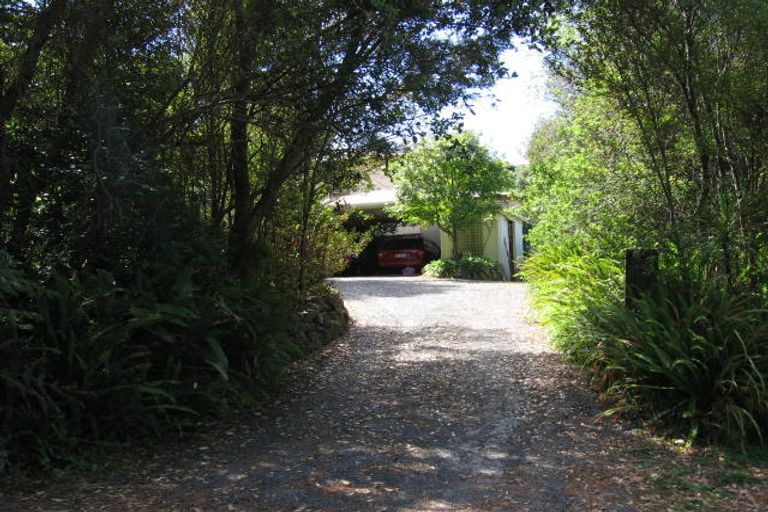 Photo of property in 62 Cliff Road, Torbay, Auckland, 0630