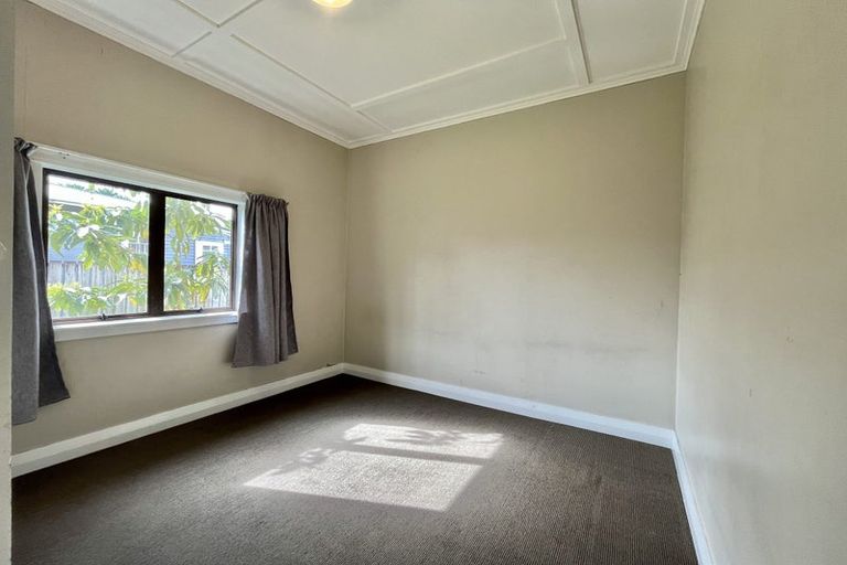 Photo of property in 93 Princess Street, Waitara, 4320