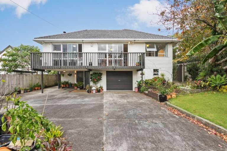 Photo of property in 27 Humphrey Kemp Avenue, Henderson, Auckland, 0612