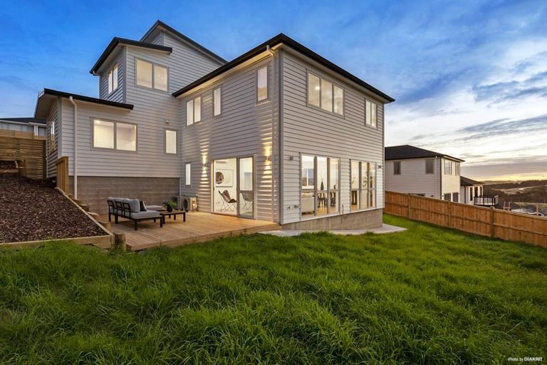 Photo of property in 8 Takurua Terrace, Orewa, 0931