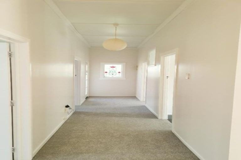 Photo of property in 1 Gilliam Street, New Lynn, Auckland, 0600