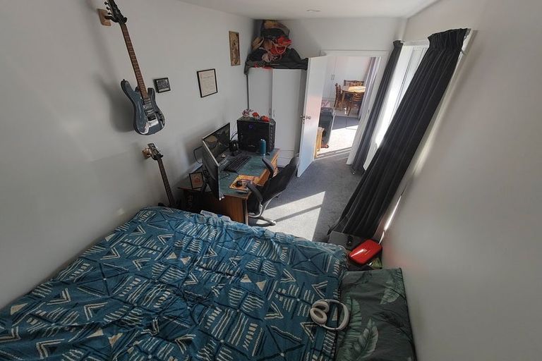 Photo of property in 2/13 Pitcairn Crescent, Bryndwr, Christchurch, 8053