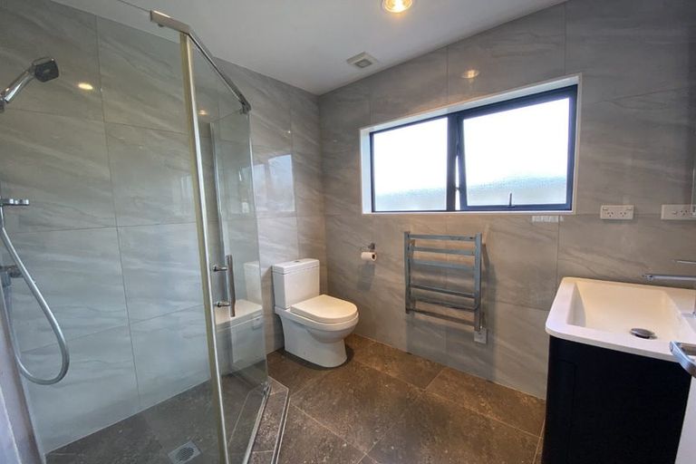 Photo of property in 10 Ensign Place, Hillcrest, Auckland, 0627