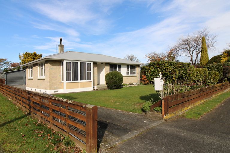 Photo of property in 4 Hughan Place, Carterton, 5713