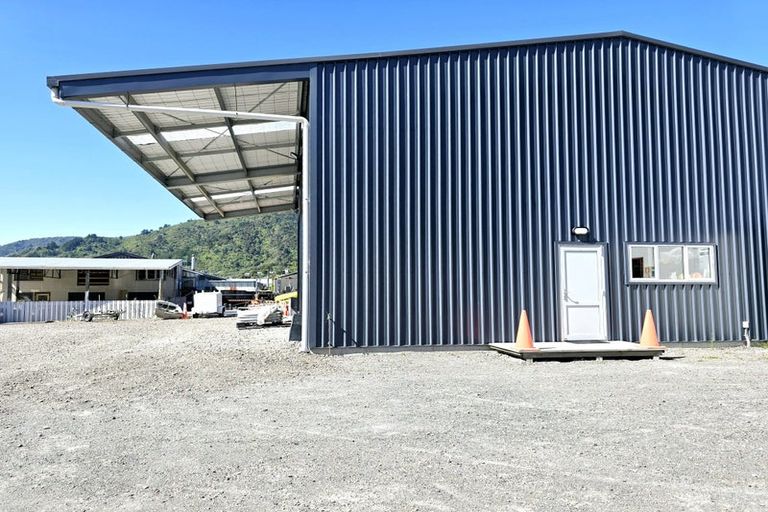 Photo of property in 12 Kent Street, Picton, 7220