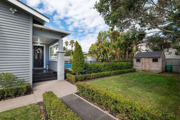 Photo of property in 1/5 Nelson Avenue, Northcote Point, Auckland, 0627