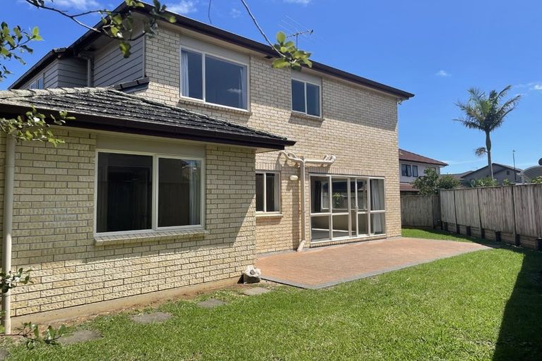 Photo of property in 6 Oswald Close, Flat Bush, Auckland, 2016