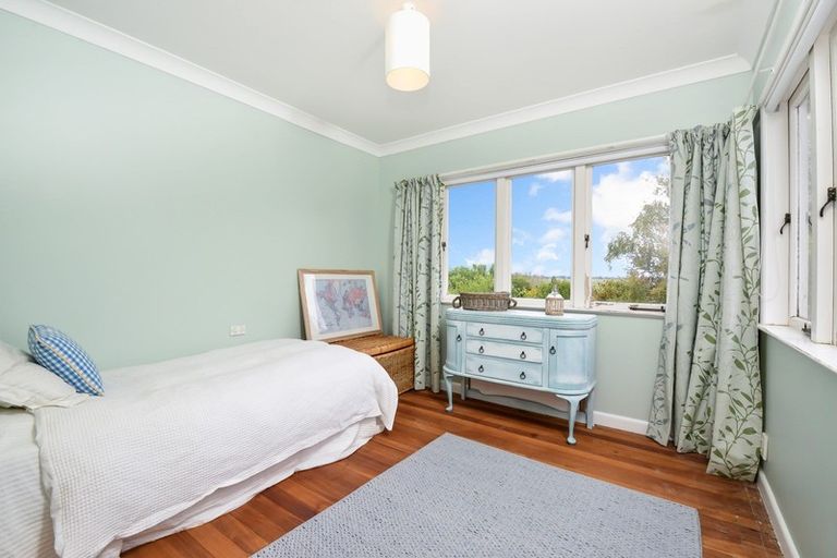 Photo of property in 43 Gibson Road, Dinsdale, Hamilton, 3204