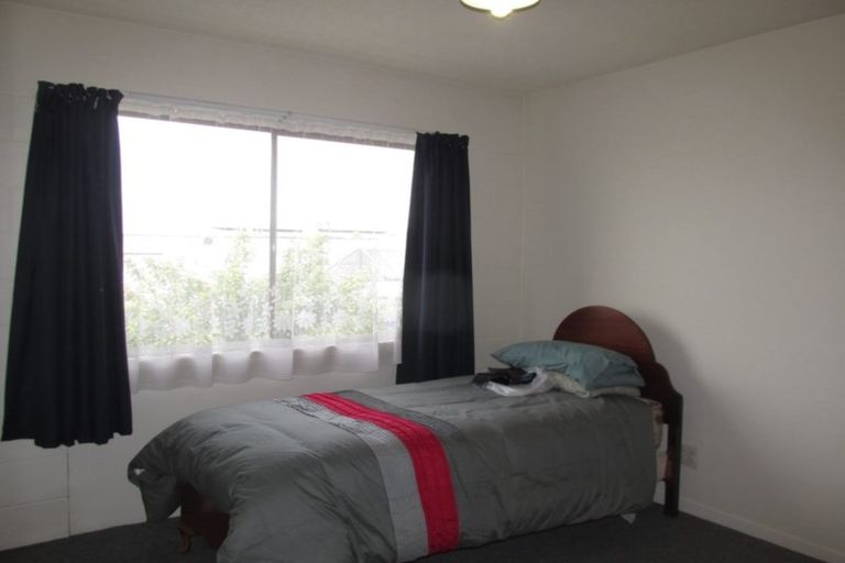 Photo of property in 8a Straven Road, Riccarton, Christchurch, 8011