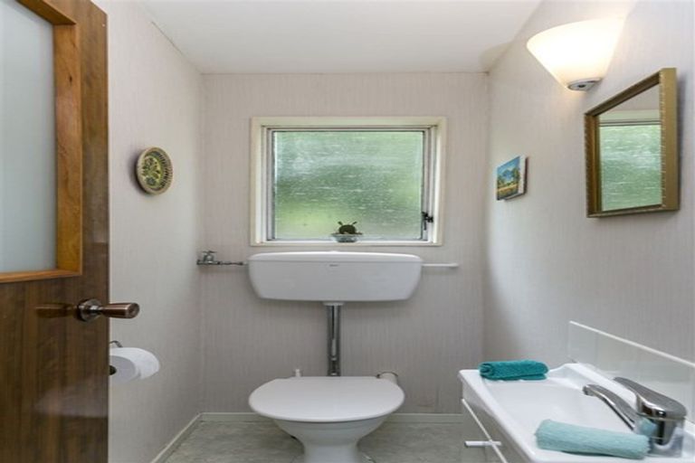 Photo of property in 2/76 Lohia Street, Khandallah, Wellington, 6035