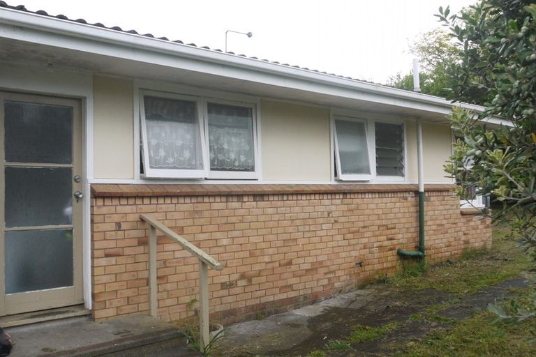 Photo of property in 2/9 Wells Road, Bucklands Beach, Auckland, 2012