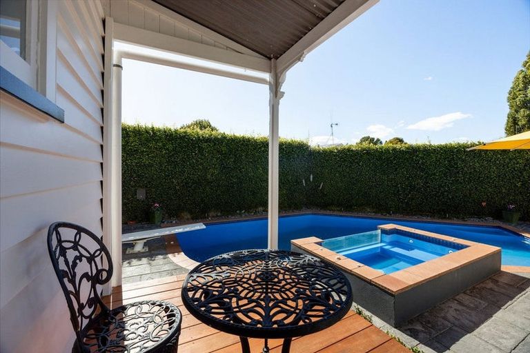 Photo of property in 110 Victoria Street, Cambridge, 3434