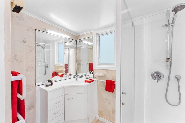 Photo of property in 20 Glen Road, Raumati South, Paraparaumu, 5032