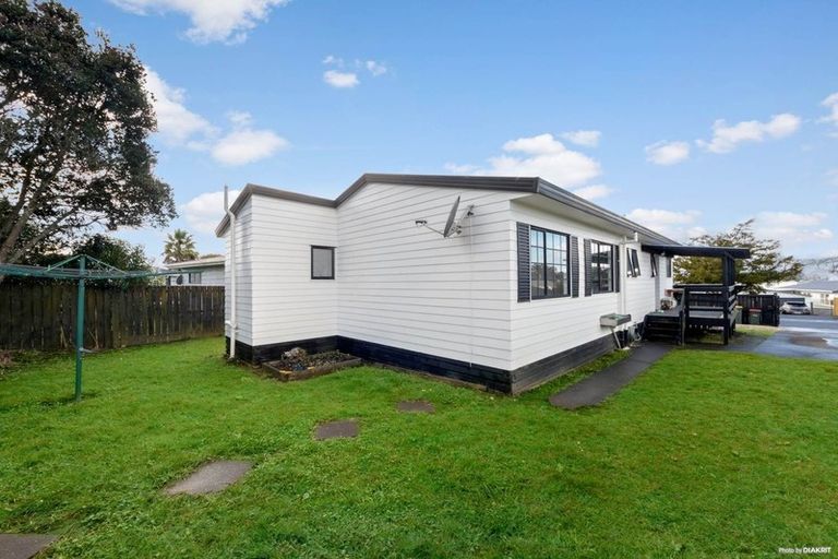Photo of property in 9 Riserra Drive, Ranui, Auckland, 0612