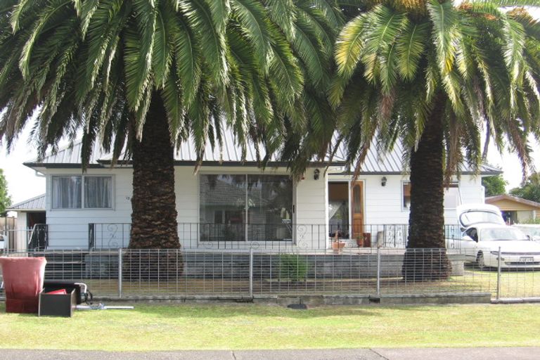 Photo of property in 10 Vanguard Road, Kelston, Auckland, 0602