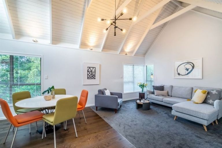 Photo of property in 27 Le Roy Terrace, Birkenhead, Auckland, 0626