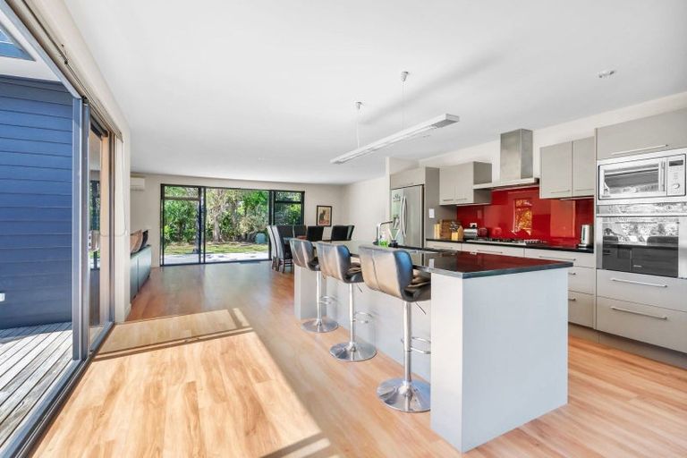 Photo of property in 1 Coral Place, Matapouri, Whangarei, 0173