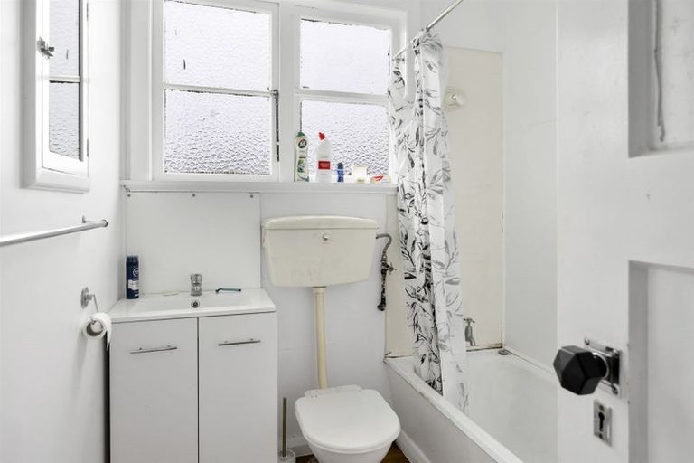 Photo of property in 210 South Road, Hawera, 4610