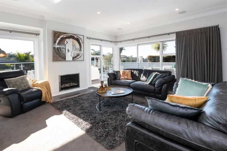 Photo of property in 16 Sea View Terrace, Cockle Bay, Auckland, 2014
