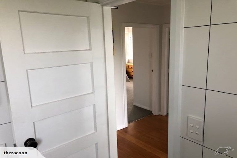 Photo of property in 1/45 Hutchinson Avenue, New Lynn, Auckland, 0600